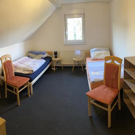 Guenstige Monteurzimmer - Oder Als Ganzes Haus Zu Vermieten *
